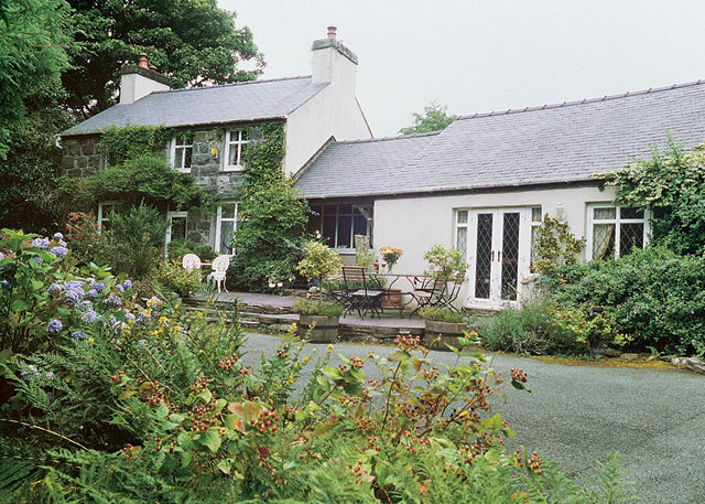 Lakeside Cottage