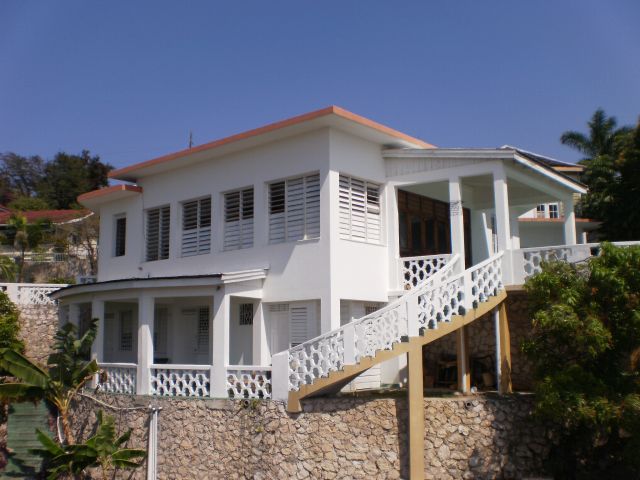Paradise Villa Hip Strip